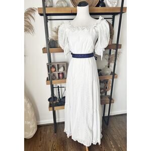 Vintage 70’s Union Made White Eyelet Ruffle Peasant Maxi Dress Size Small